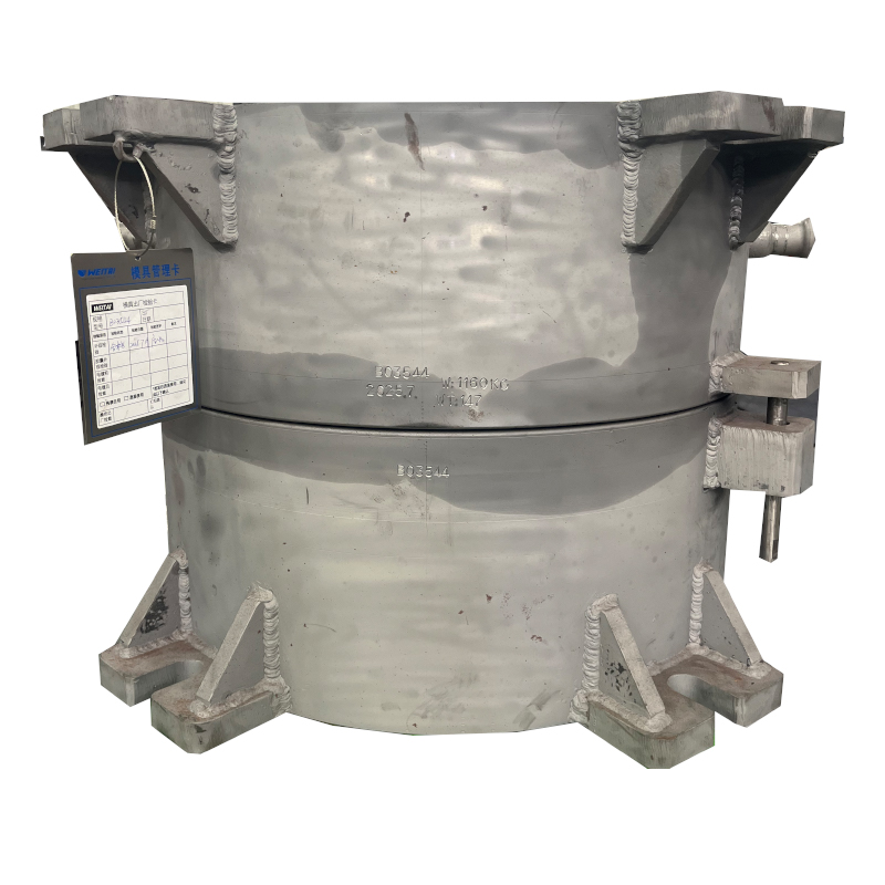 Curing bladder mold